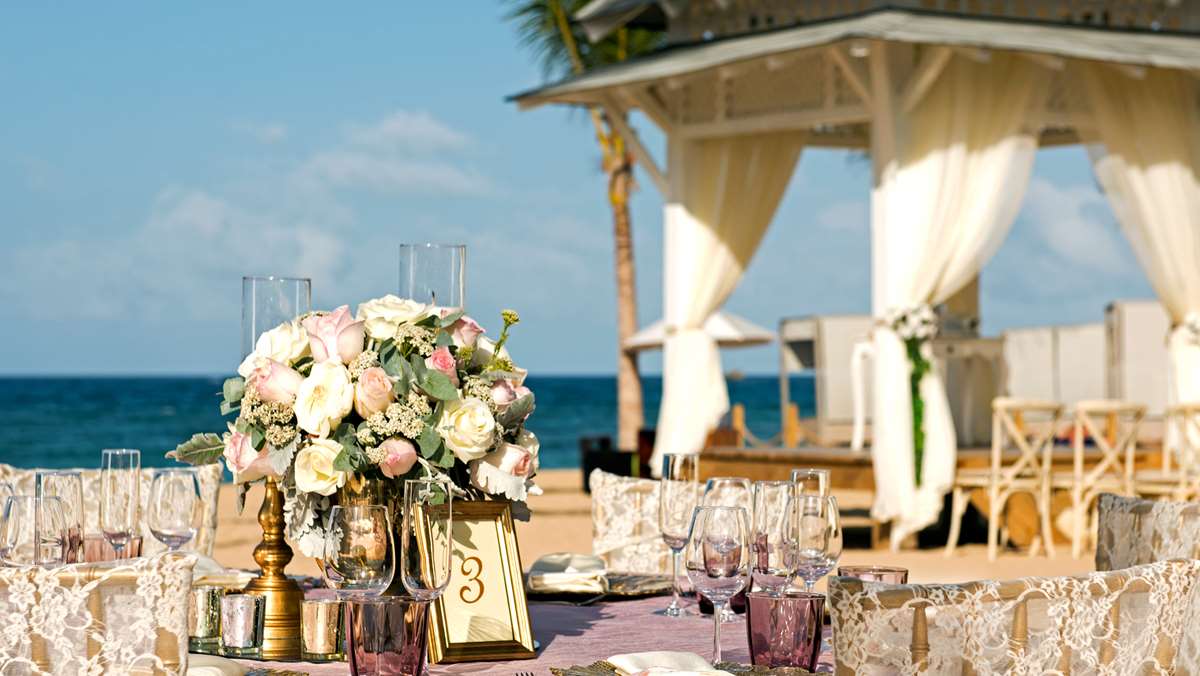 Beautiful wedding scene at Sensatori Punta Cana luxury resort | Karisma Hotels & Resorts®