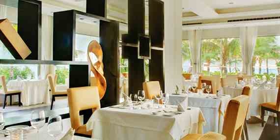 Inside view of the Italian restaurant D’ Italian Casitas of the all-inclusive resort | El Dorado Royal