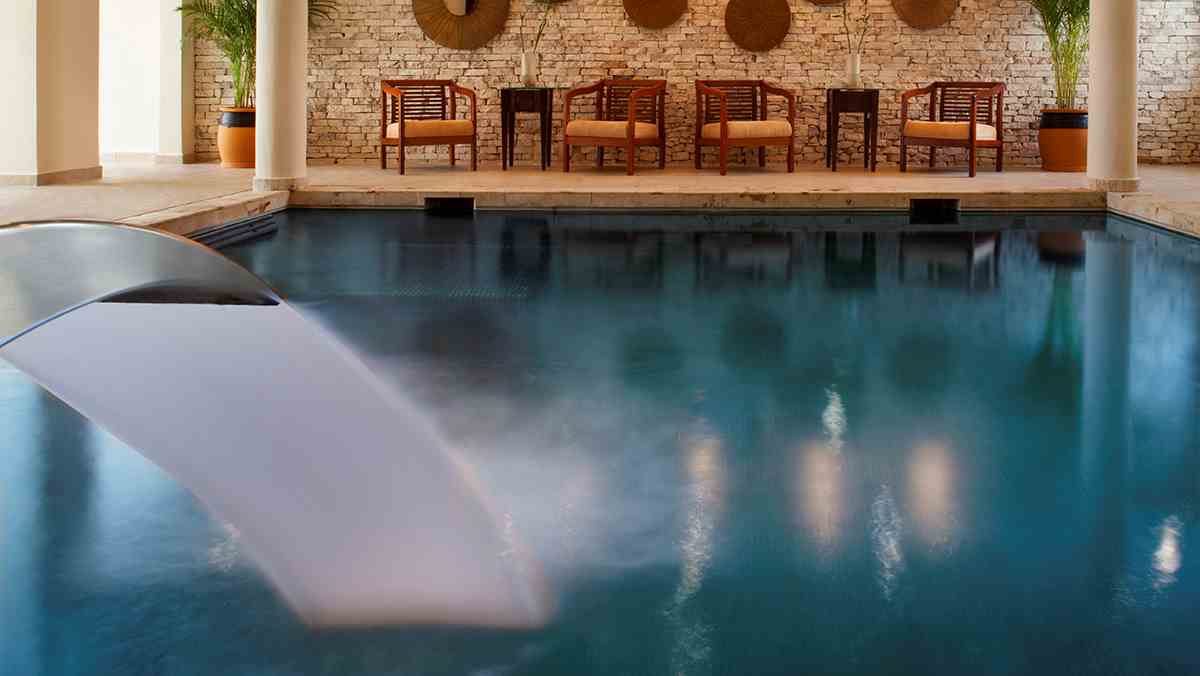Restful spa and hydrotherapy pool in all inclusive resort | El Dorado Casitas Royale