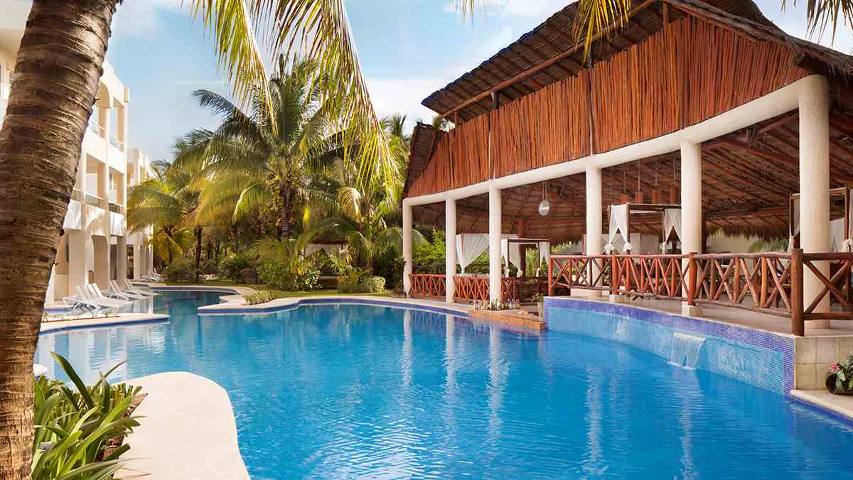 Exciting swim up bars for adults only all inclusive resort |El Dorado Seaside Suites | Riviera Maya