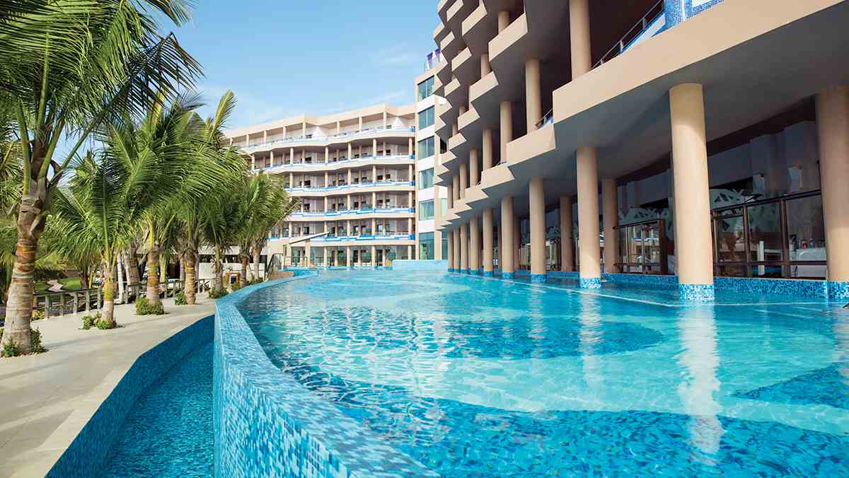 Luxurious infinity pool at one of all inclusive resorts mexico | El Dorado Seaside Suites | Riviera Maya